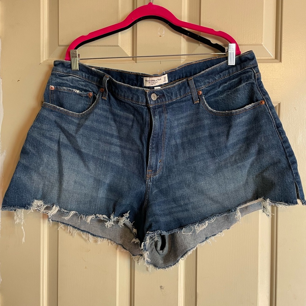 Abercrombie curve love shorts